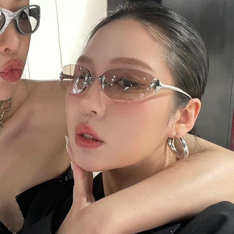 Y2Kフレームレスオーバルメタルサングラス ホットガールスト - Street Fashion Shoot のレビューと価格